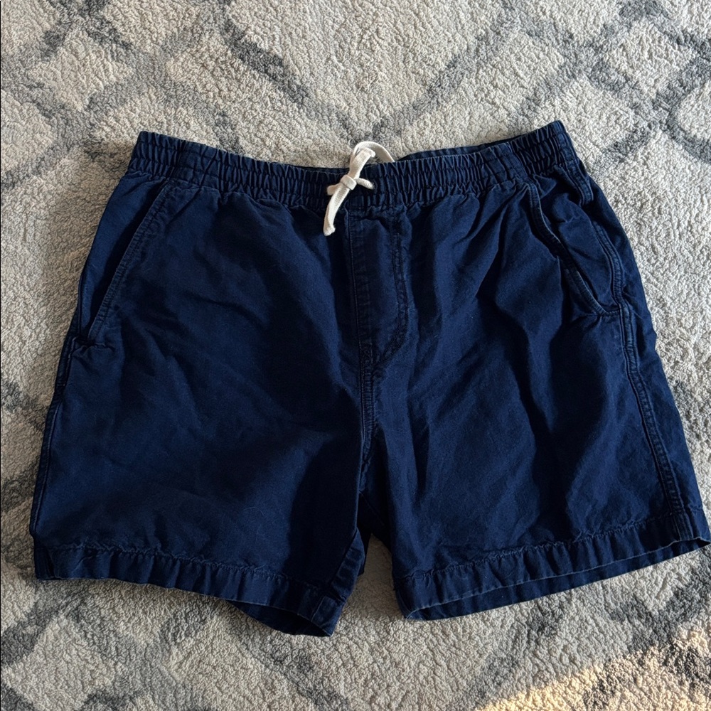 J. Crew large Mens draw string shorts 5.5 inches